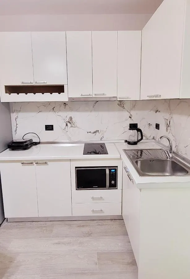 شقة Small Studio Near The Olimpik Park تيرانا