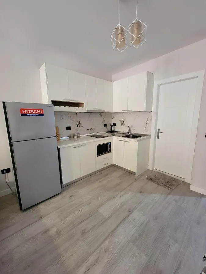 شقة Small Studio Near The Olimpik Park تيرانا 0*,
