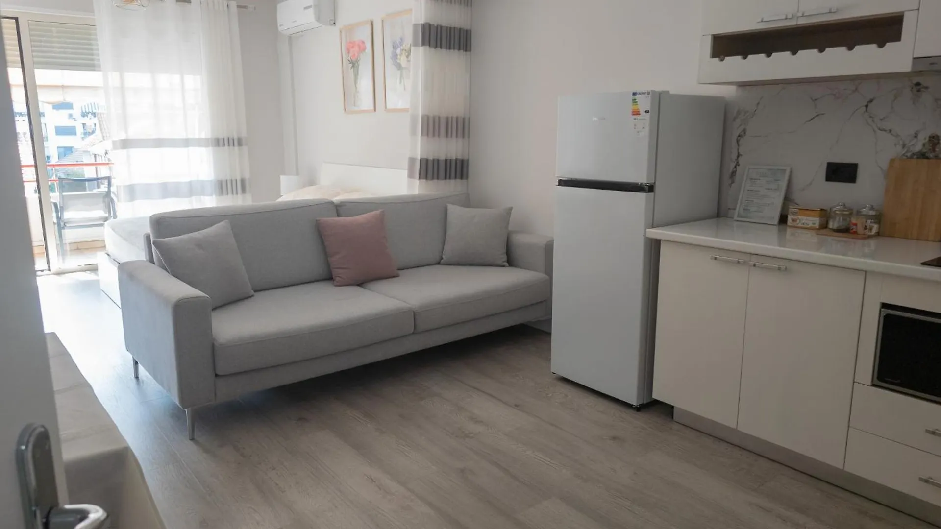 Small Studio Near The Olimpik Park Apartment Tirana